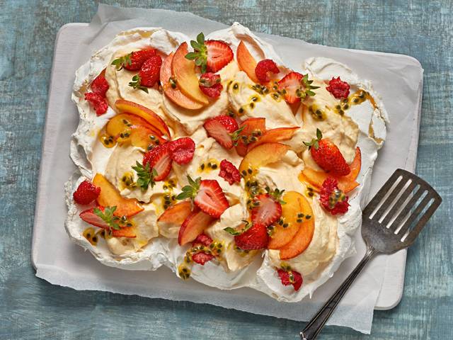 Summer Pavlova