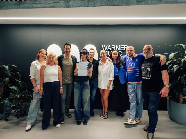 Esha Tewari Signs to Warner Music