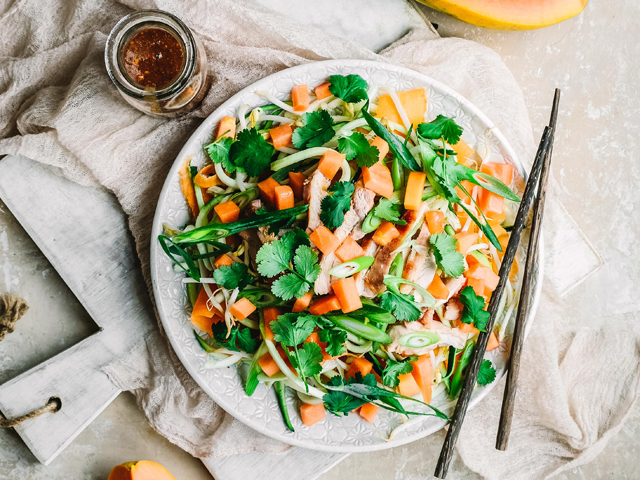 Pad Thai Salad with Chicken and Papaya