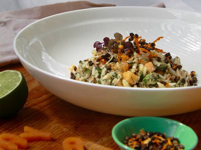 Tuna Papaya Salad with Sweet and Salty Papaya Seeds