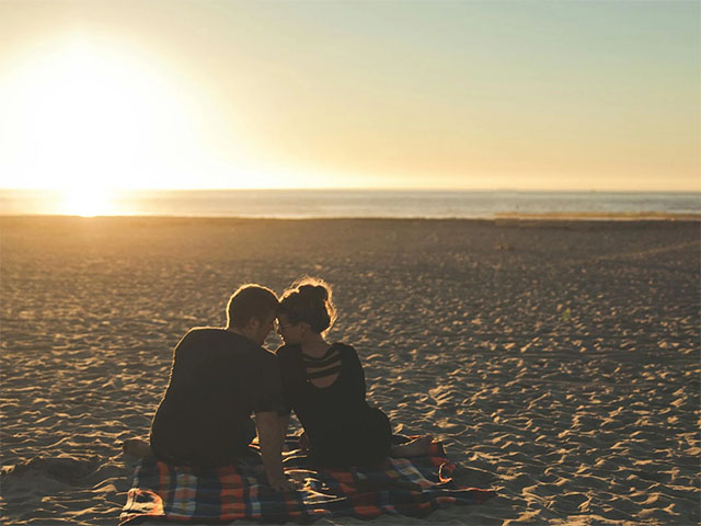 17 Bright Ideas For Fun, Affordable Dates With Your Special Someone