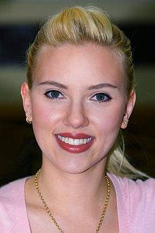 HOLLYWOOD BIOGRAPHIES: Scarlet Johansson